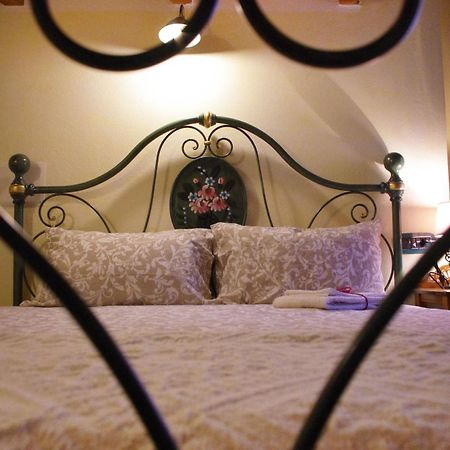 Casa De Ajala - B&B De Charme In Antica Dimora Totalmente Ristrutturata E Dotata Di Tutti I Confort Bagni Privati Spazio Living Patio Esterno Ambienti Climatizzati Degustazioni Prodotti Locali Laconi Luaran gambar