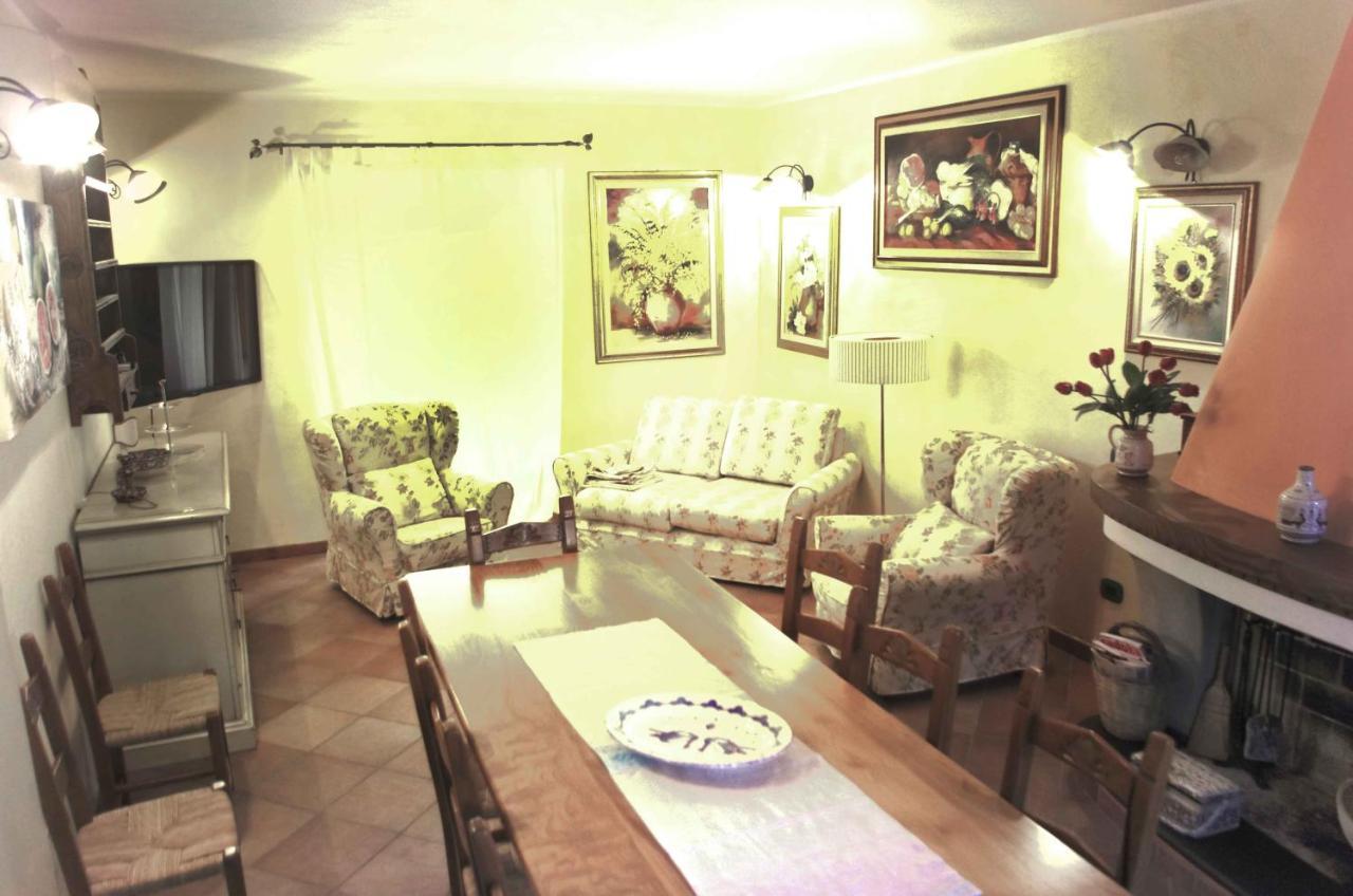 Casa De Ajala - B&B De Charme In Antica Dimora Totalmente Ristrutturata E Dotata Di Tutti I Confort Bagni Privati Spazio Living Patio Esterno Ambienti Climatizzati Degustazioni Prodotti Locali Laconi Luaran gambar