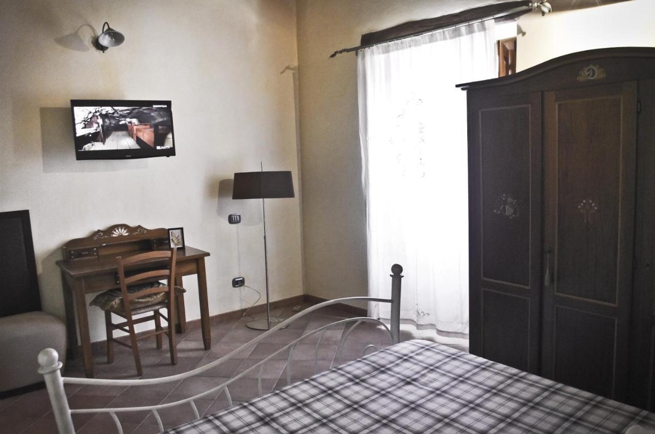 Casa De Ajala - B&B De Charme In Antica Dimora Totalmente Ristrutturata E Dotata Di Tutti I Confort Bagni Privati Spazio Living Patio Esterno Ambienti Climatizzati Degustazioni Prodotti Locali Laconi Luaran gambar