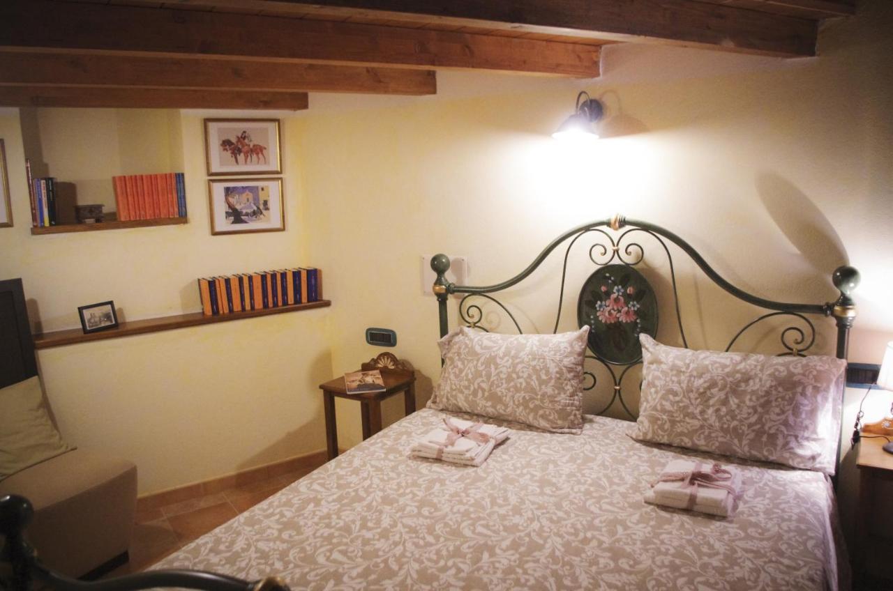 Casa De Ajala - B&B De Charme In Antica Dimora Totalmente Ristrutturata E Dotata Di Tutti I Confort Bagni Privati Spazio Living Patio Esterno Ambienti Climatizzati Degustazioni Prodotti Locali Laconi Luaran gambar