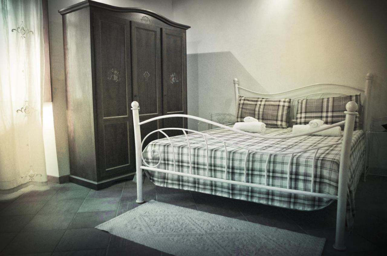 Casa De Ajala - B&B De Charme In Antica Dimora Totalmente Ristrutturata E Dotata Di Tutti I Confort Bagni Privati Spazio Living Patio Esterno Ambienti Climatizzati Degustazioni Prodotti Locali Laconi Luaran gambar