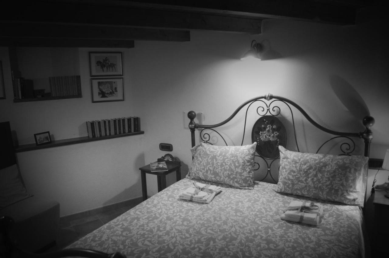 Casa De Ajala - B&B De Charme In Antica Dimora Totalmente Ristrutturata E Dotata Di Tutti I Confort Bagni Privati Spazio Living Patio Esterno Ambienti Climatizzati Degustazioni Prodotti Locali Laconi Luaran gambar