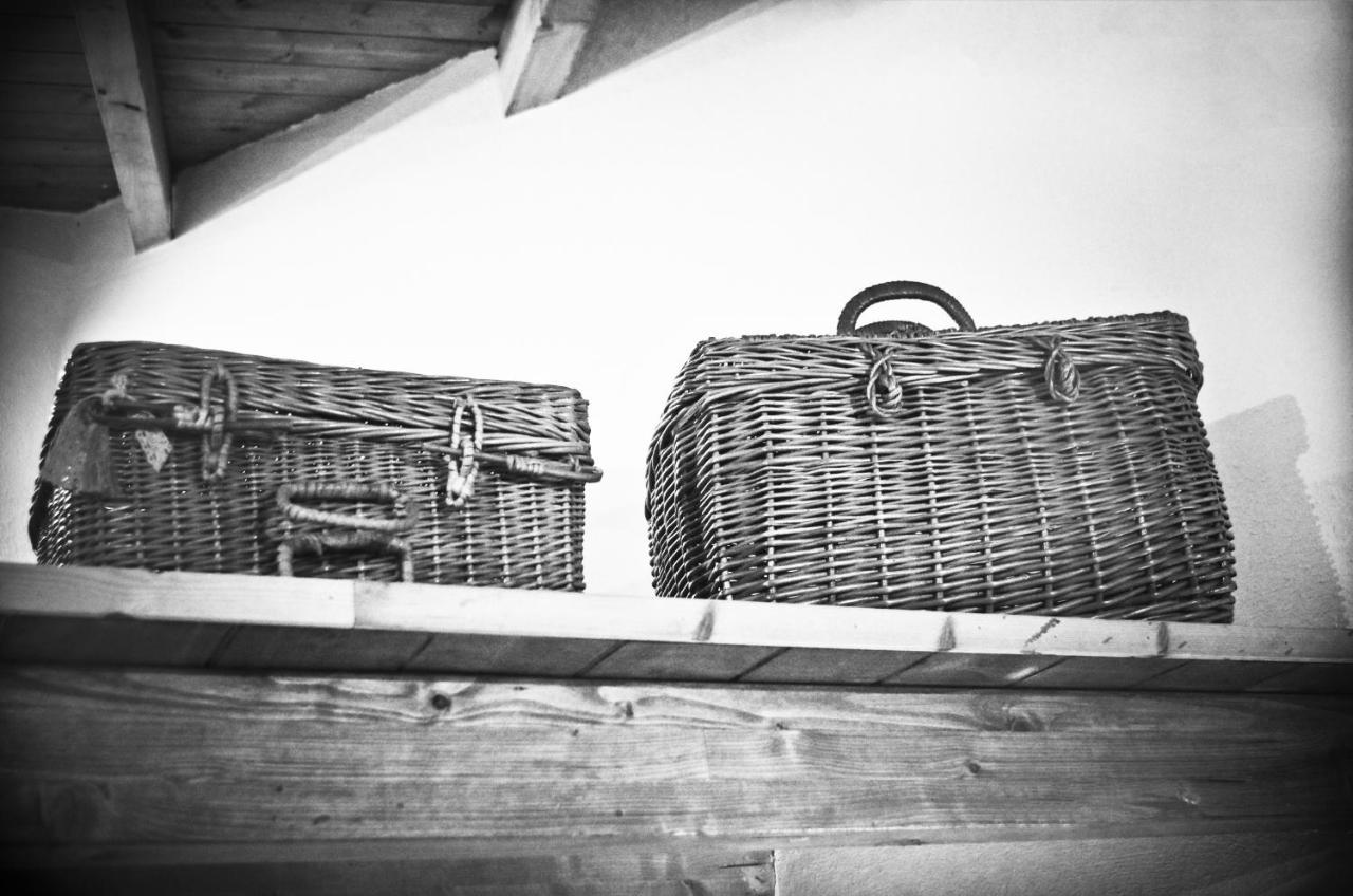 Casa De Ajala - B&B De Charme In Antica Dimora Totalmente Ristrutturata E Dotata Di Tutti I Confort Bagni Privati Spazio Living Patio Esterno Ambienti Climatizzati Degustazioni Prodotti Locali Laconi Luaran gambar
