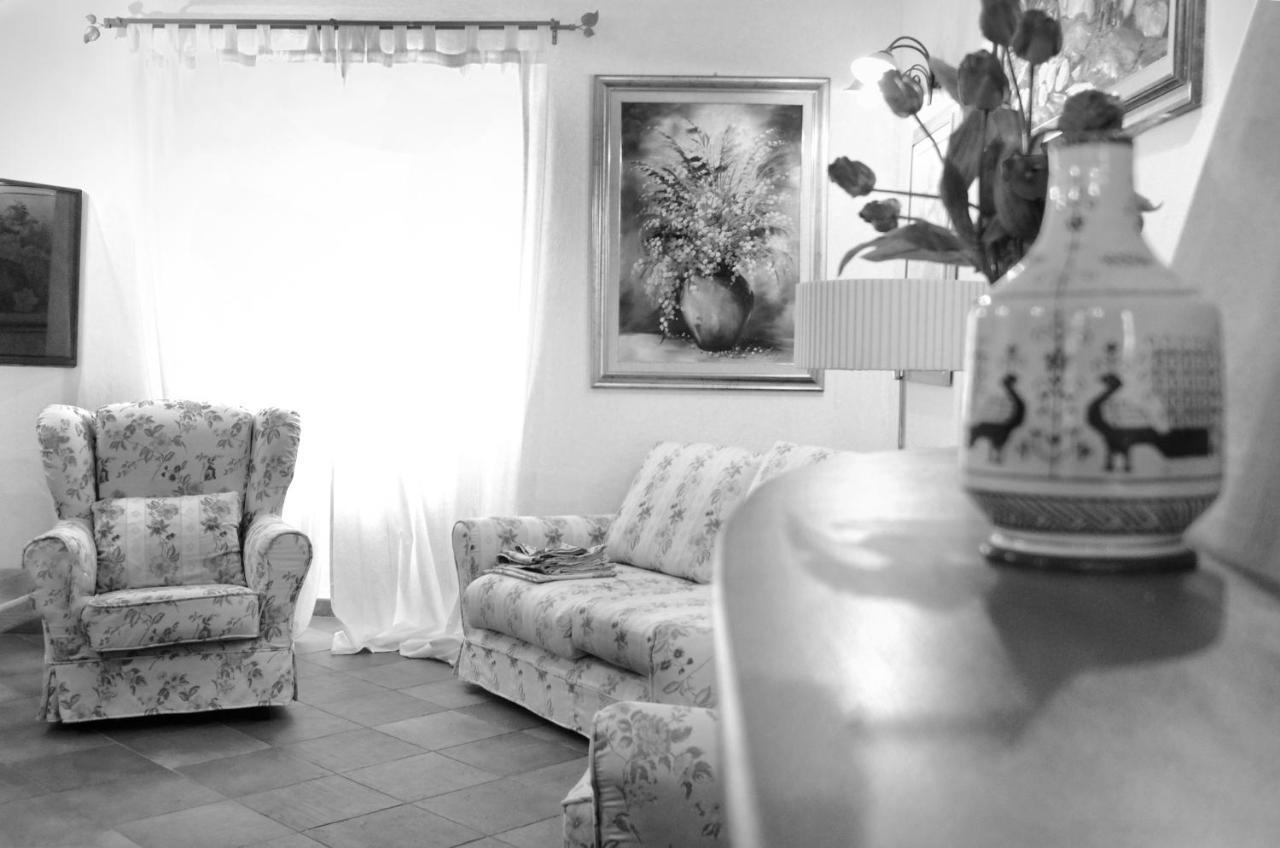 Casa De Ajala - B&B De Charme In Antica Dimora Totalmente Ristrutturata E Dotata Di Tutti I Confort Bagni Privati Spazio Living Patio Esterno Ambienti Climatizzati Degustazioni Prodotti Locali Laconi Luaran gambar