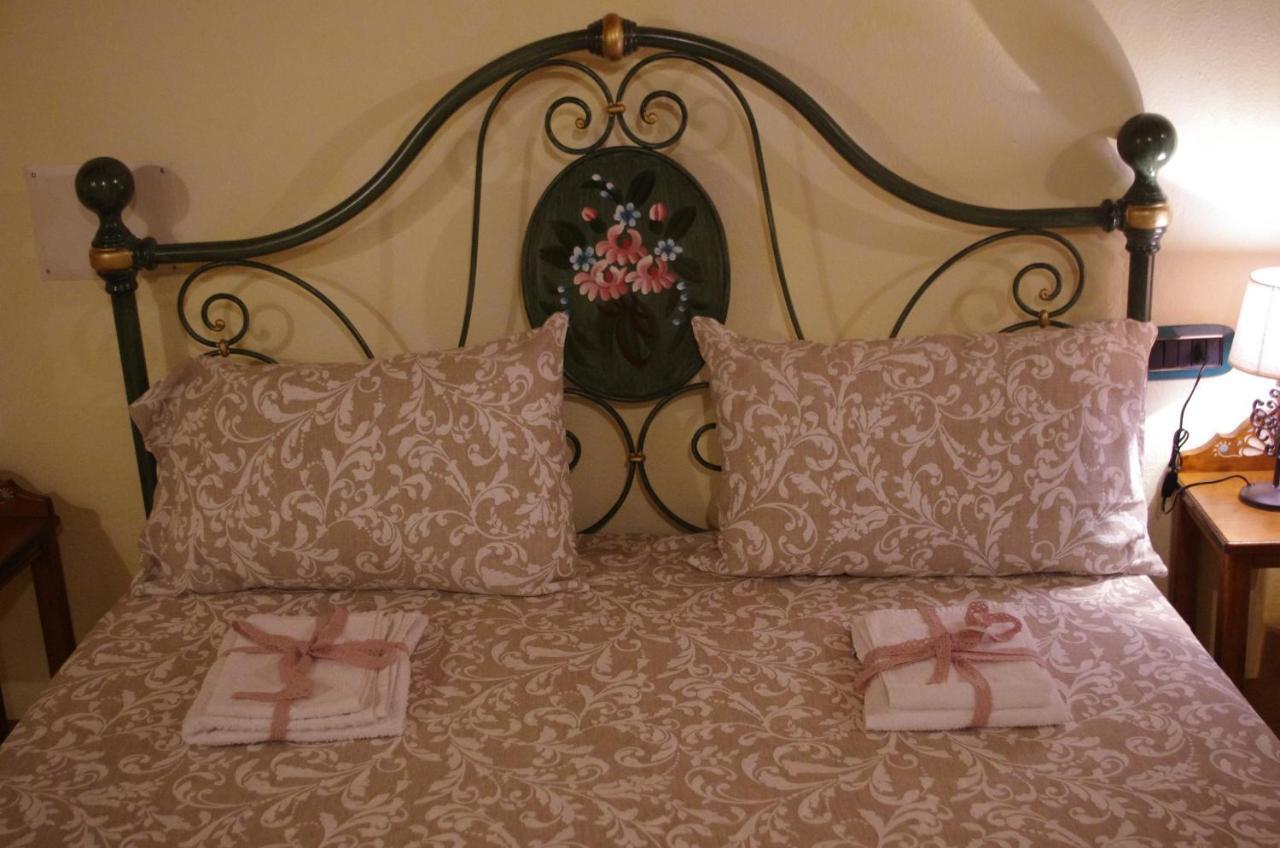 Casa De Ajala - B&B De Charme In Antica Dimora Totalmente Ristrutturata E Dotata Di Tutti I Confort Bagni Privati Spazio Living Patio Esterno Ambienti Climatizzati Degustazioni Prodotti Locali Laconi Luaran gambar
