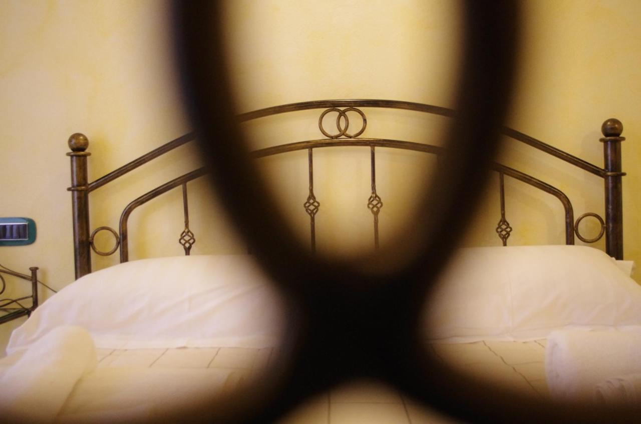 Casa De Ajala - B&B De Charme In Antica Dimora Totalmente Ristrutturata E Dotata Di Tutti I Confort Bagni Privati Spazio Living Patio Esterno Ambienti Climatizzati Degustazioni Prodotti Locali Laconi Luaran gambar