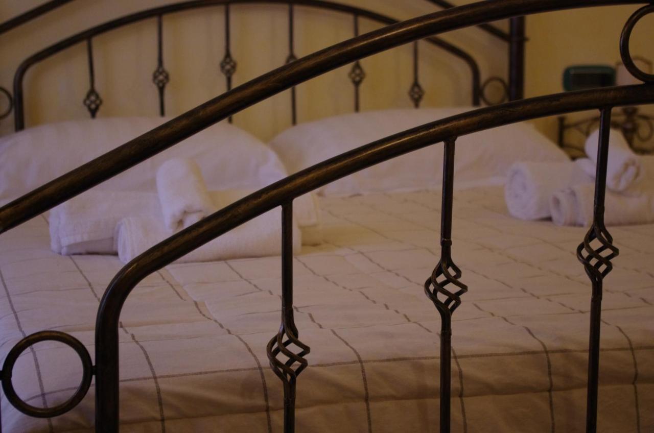 Casa De Ajala - B&B De Charme In Antica Dimora Totalmente Ristrutturata E Dotata Di Tutti I Confort Bagni Privati Spazio Living Patio Esterno Ambienti Climatizzati Degustazioni Prodotti Locali Laconi Luaran gambar