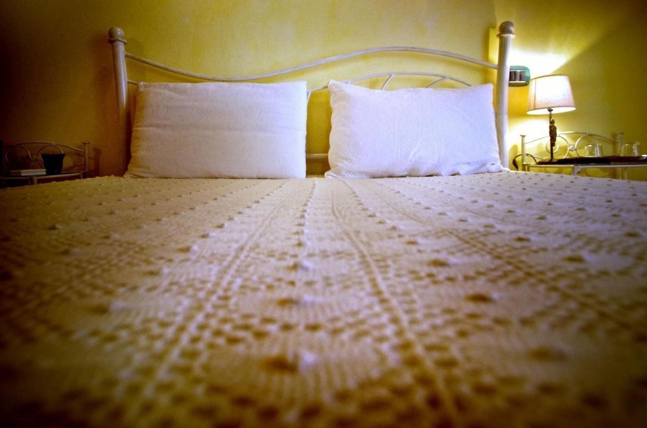 Casa De Ajala - B&B De Charme In Antica Dimora Totalmente Ristrutturata E Dotata Di Tutti I Confort Bagni Privati Spazio Living Patio Esterno Ambienti Climatizzati Degustazioni Prodotti Locali Laconi Luaran gambar