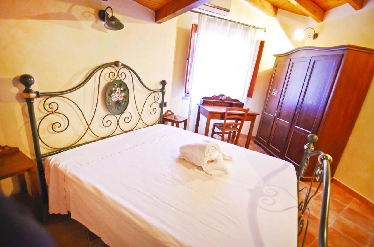 Casa De Ajala - B&B De Charme In Antica Dimora Totalmente Ristrutturata E Dotata Di Tutti I Confort Bagni Privati Spazio Living Patio Esterno Ambienti Climatizzati Degustazioni Prodotti Locali Laconi Luaran gambar